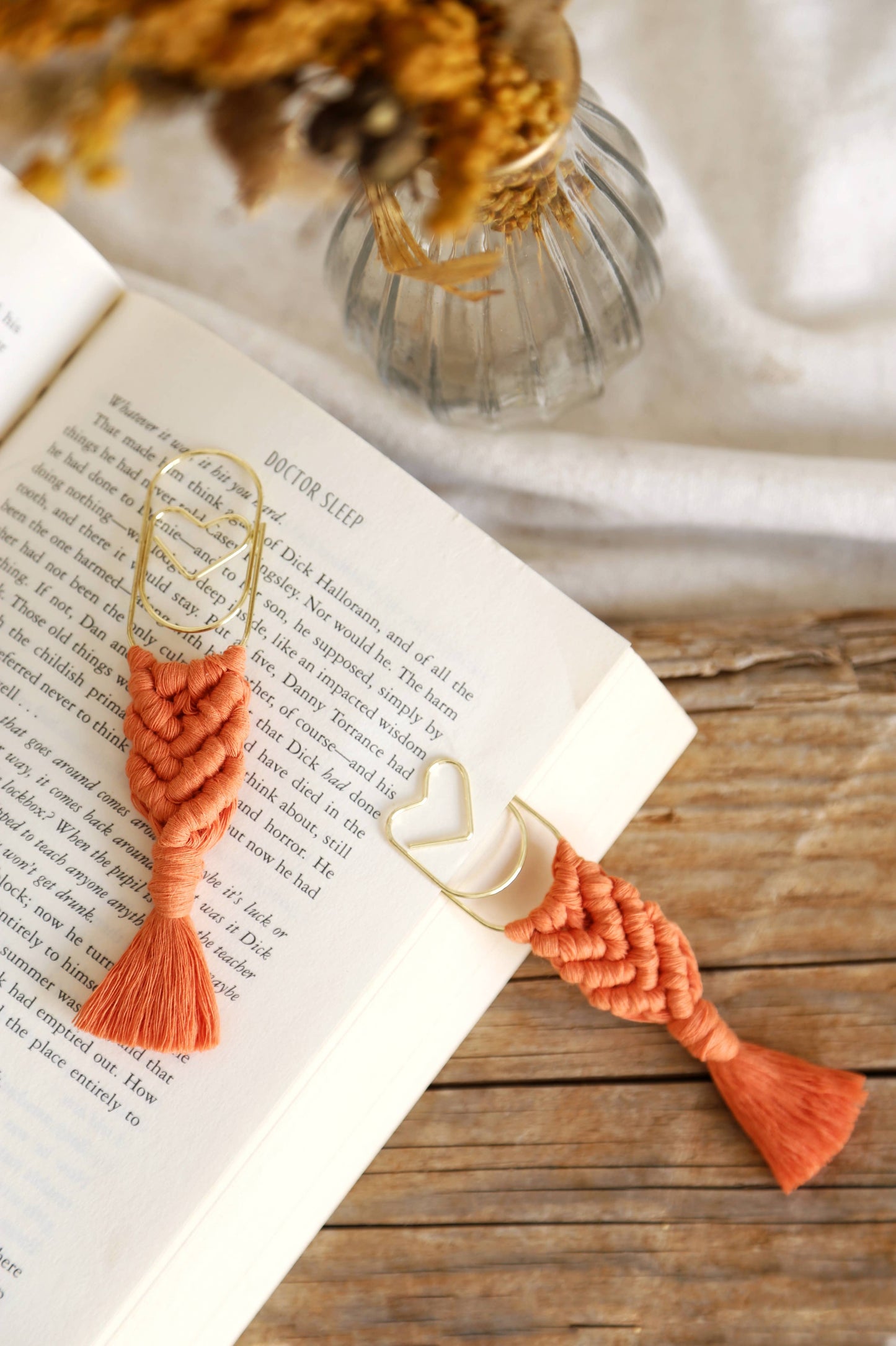 Macrame Love Bookmark: Matcha