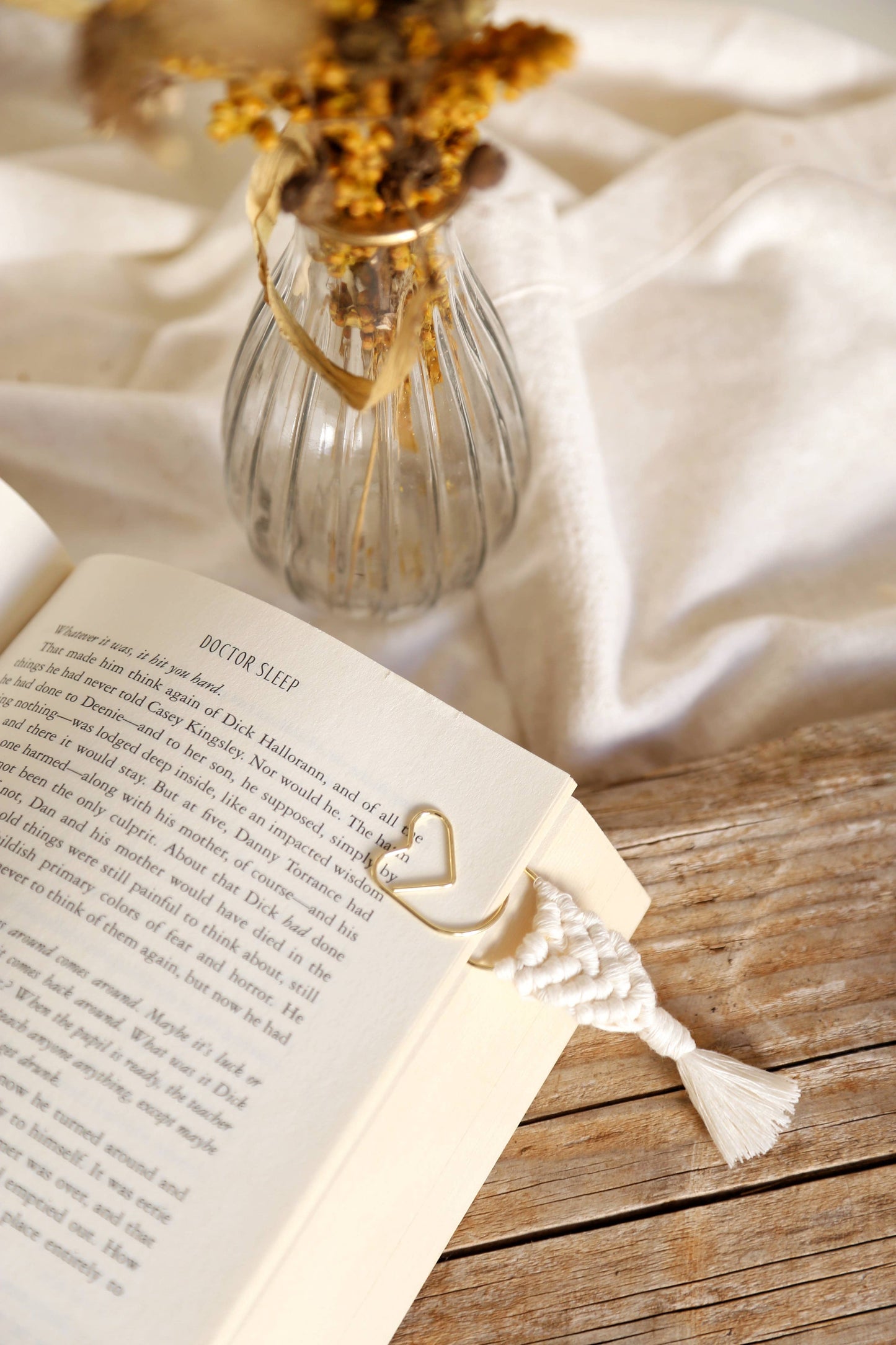 Macrame Love Bookmark: Matcha