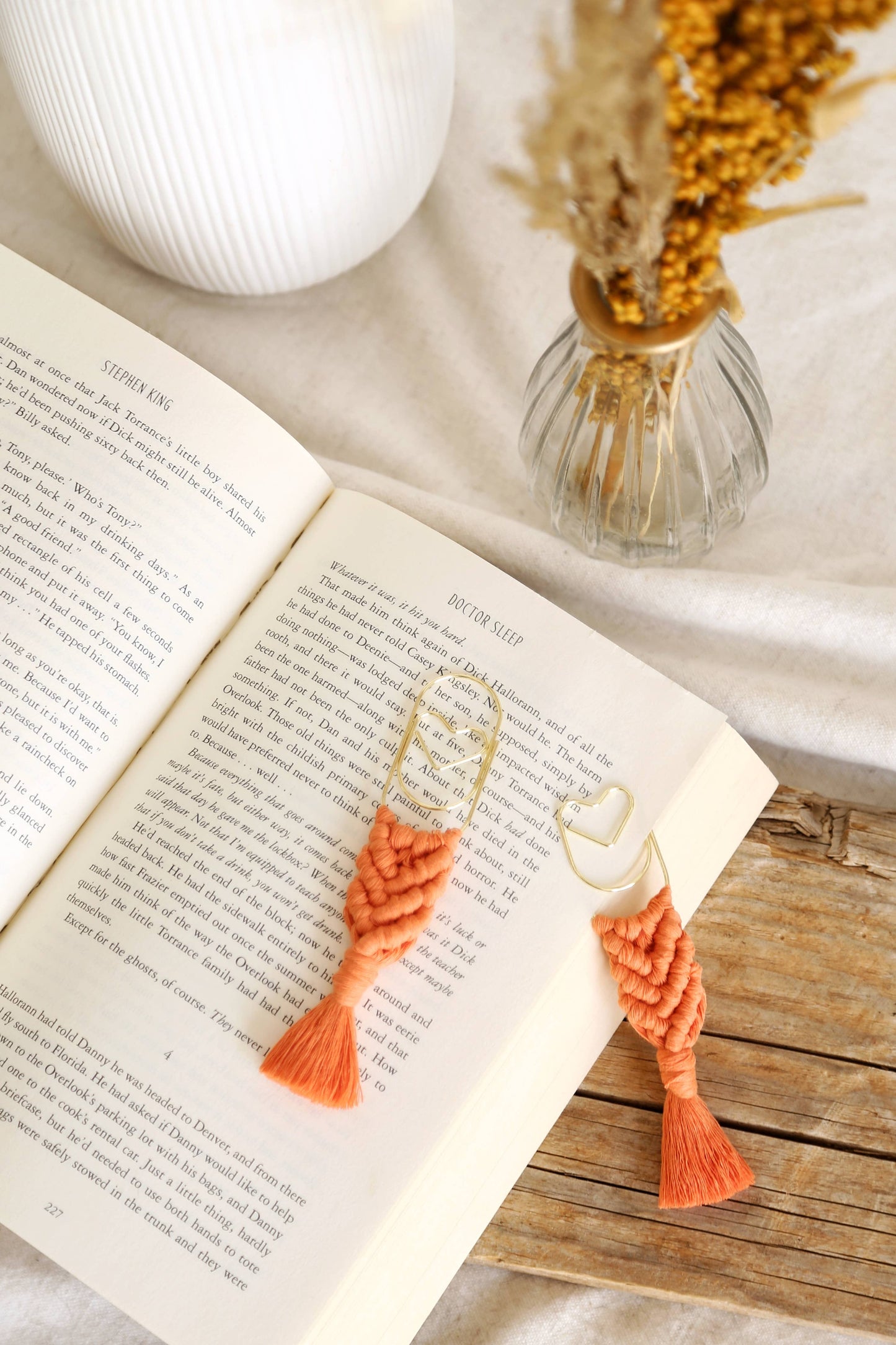 Macrame Love Bookmark: Matcha
