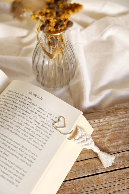 Macrame Love Bookmark: Matcha